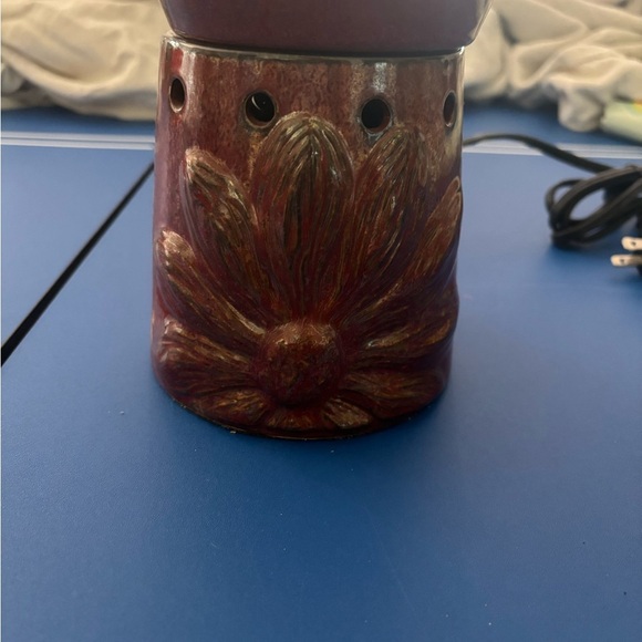 RARE Scentsy BOHO CHIC Full Size Warmer Rust Red Flower Retired Rustic Country - Picture 3 of 5